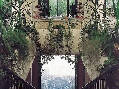 Amba Hotel 3*