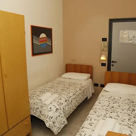 Hotel Dina 3*