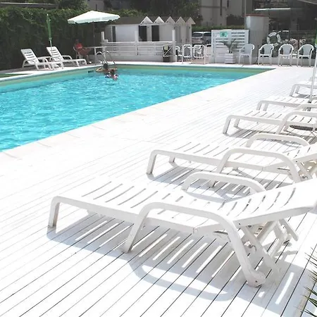 Del Parco فندق ريميني