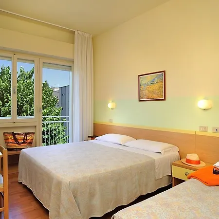 Hotel Capri 2*