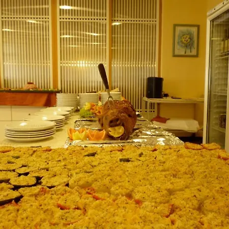 Hotel Sara 3*