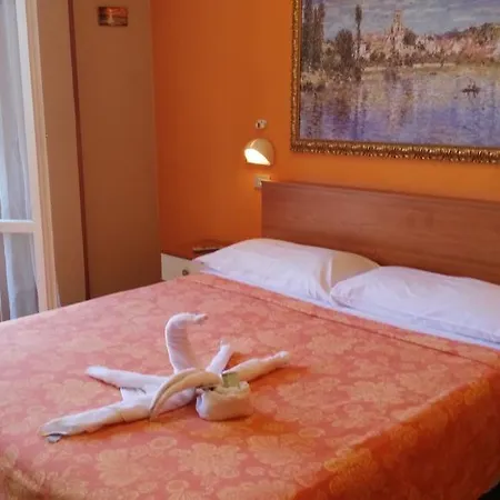 Simon Hotel