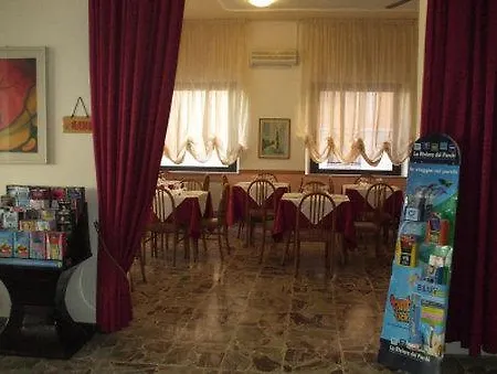 Отель Venere