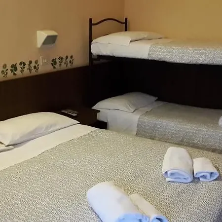 Annetta Hotel 3*