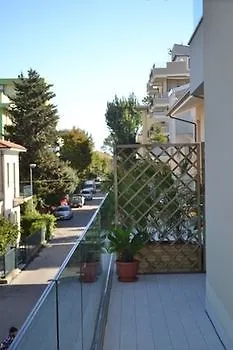 Aparthotel Albachiara 3*