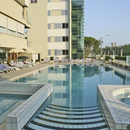 Ascot Fronte Mare & *