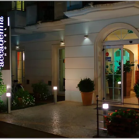 Hotel Accademia 3*