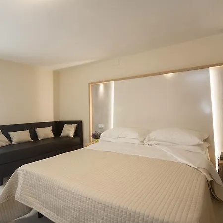 Ricchi Hotel