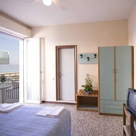 Telstar Hotel
