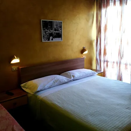 Simon Hotel