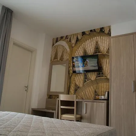 Aparthotel Albachiara 3*