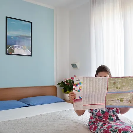 Hotel Emilia 3*