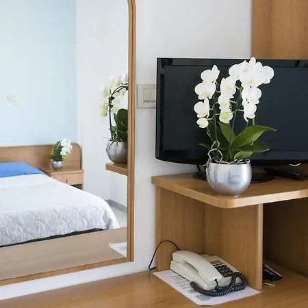 Emilia Hotel 3*