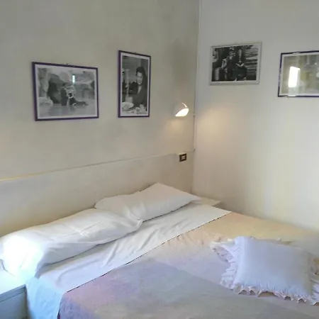 Simon Hotel 2*