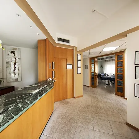 Hotel Marina Bay 3*