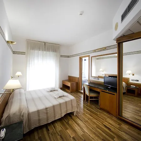 Marina Bay Hotel 3*
