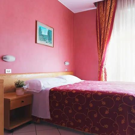 Junior Hotel 3*