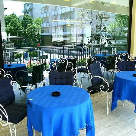 Telstar Hotel 3*