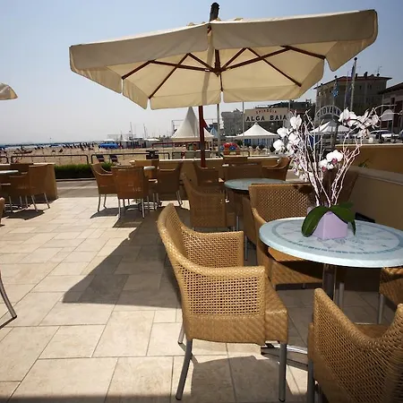 Baia Hotel 3*