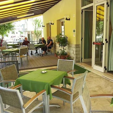 Cannes 2* Rimini