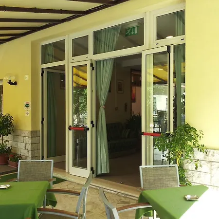 Cannes Hotel
