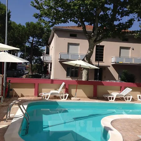 Hotel Aron 3*