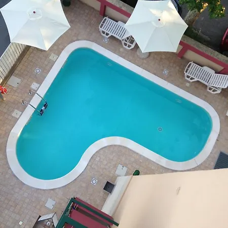 Aron Hotel