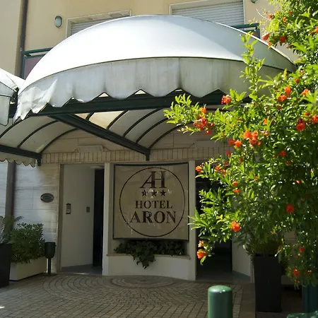 Hotel Aron
