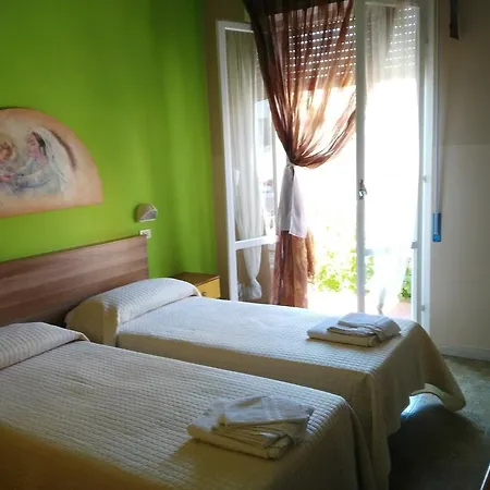 Simon Hotel 2*