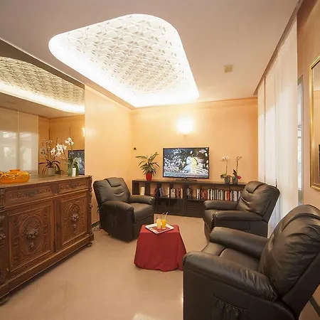 Hotel Manola