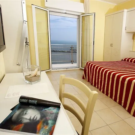 Hotel Baia 3*