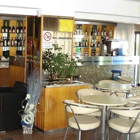Hotel Alcazar 3*