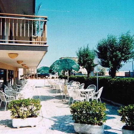 Alcazar Hotel 3*