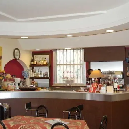 Hotel Crosal 3*