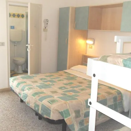 Aros Hotel 3*