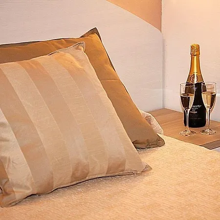 Jasmine Hotel 3*