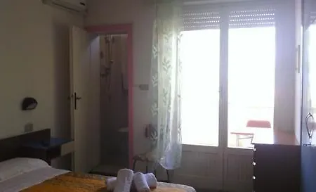Rosa Hotel 2*