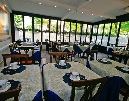 Отель Parco Fellini 3*