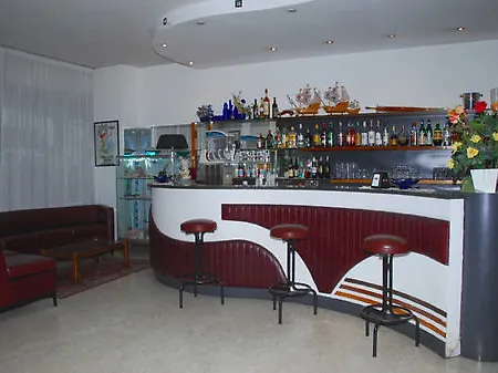 Hotel Golden 3*