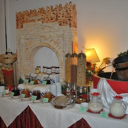Lady Hotel