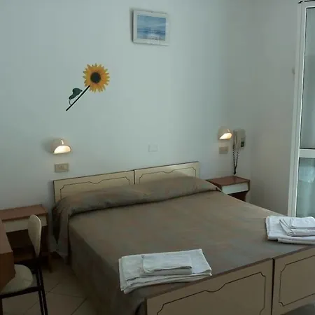 Cannes Hotel 2*