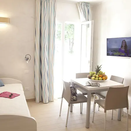 Marina Beach Suite Hotel 3*