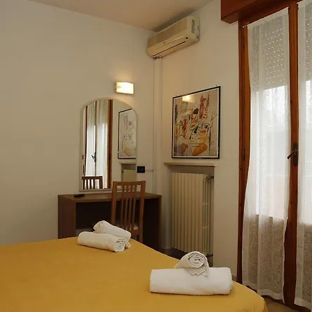 Dina Hotel 3*