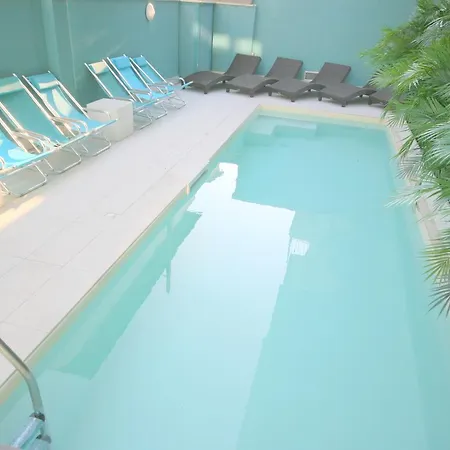 Paradise Aparthotel 3*