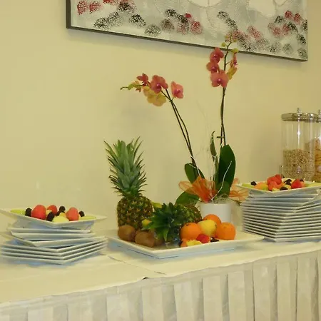 Marina Bay Hotel
