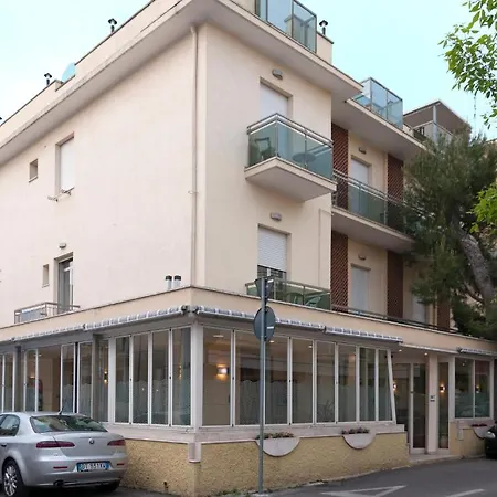 Ave Hotel 2*