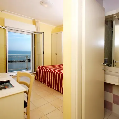 Hotel Baia 3*
