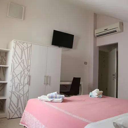 Silver Hotel *