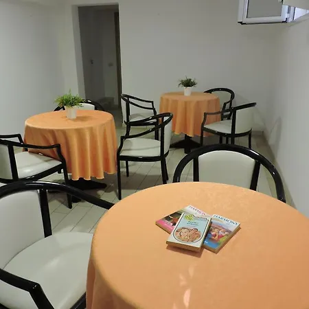 Sabrina Hotel