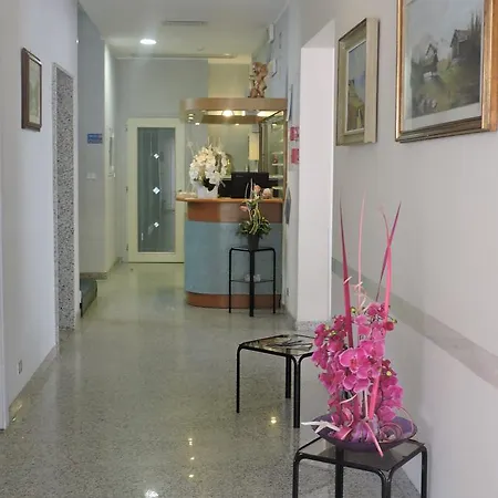 Sabrina Hotel